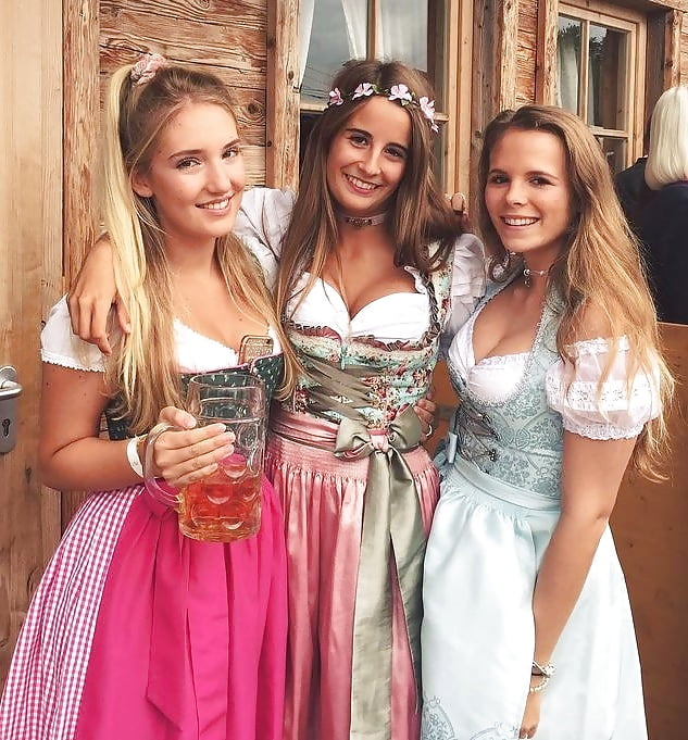 Sexy Dirndl Girls 129 9