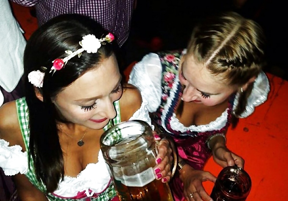 Sexy Dirndl Girls 99 8