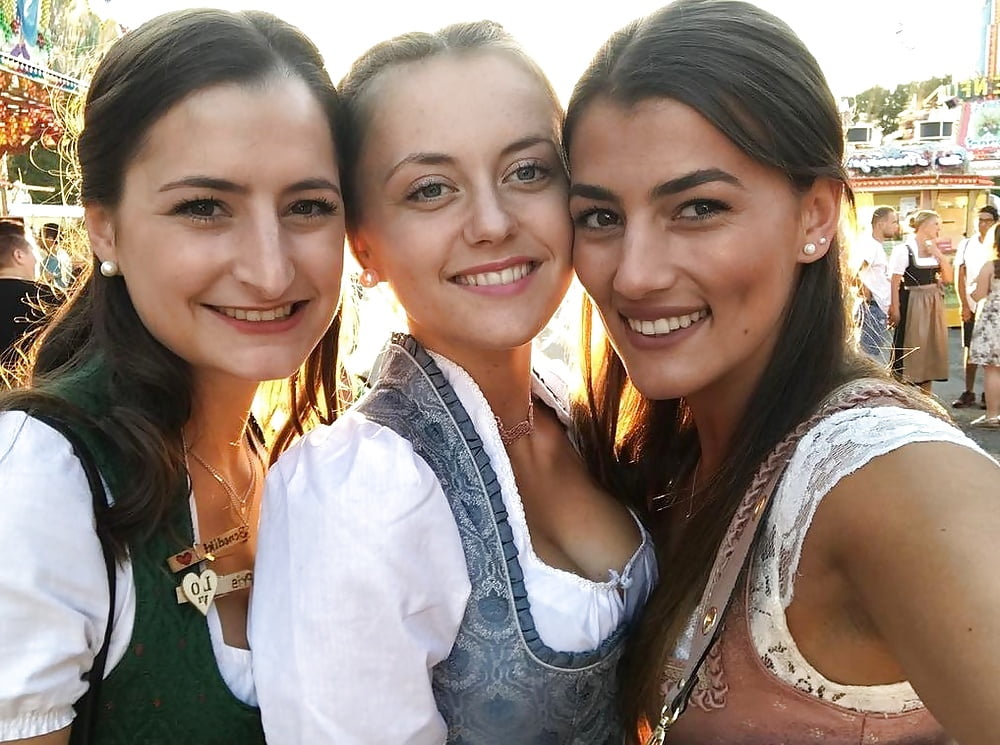 Sexy Dirndl Girls 130 8