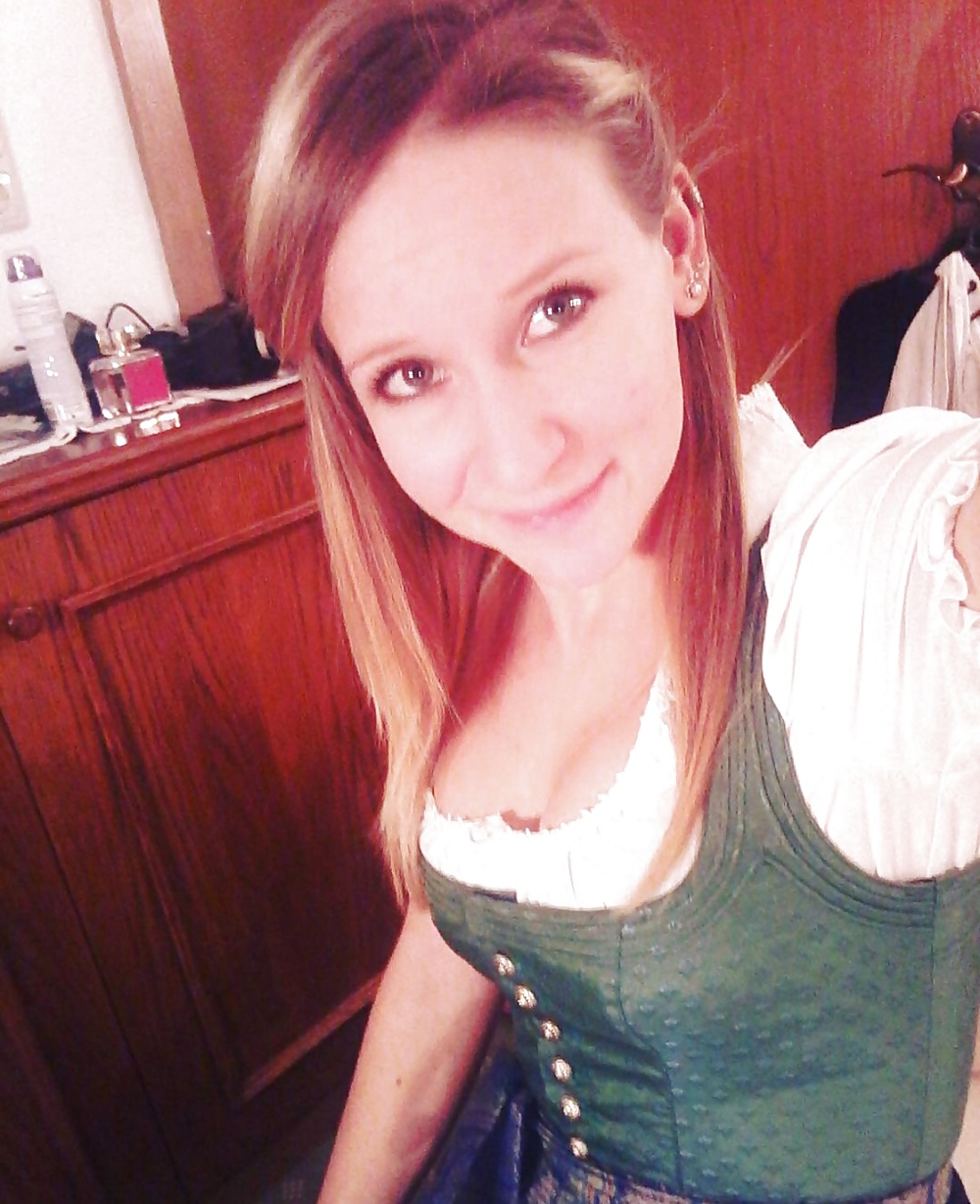 Sexy Dirndl Girls 99 13