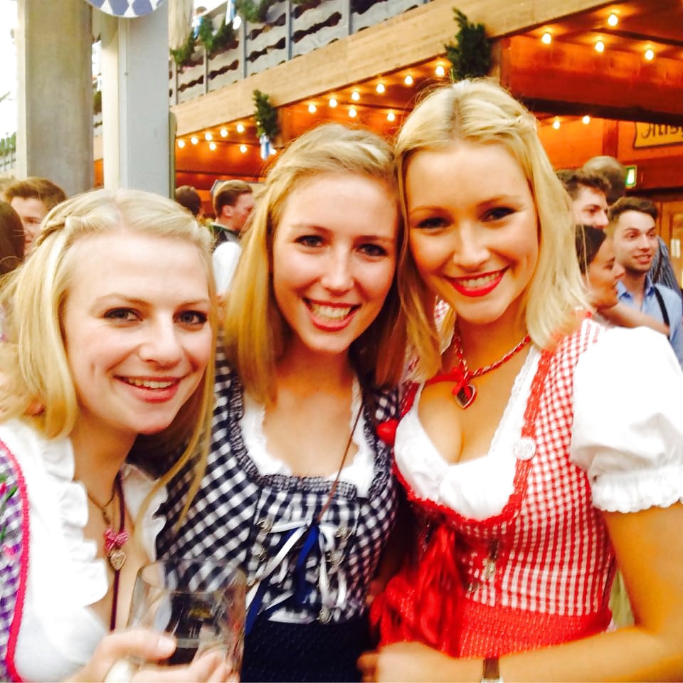 Sexy Dirndl Girls 120 4