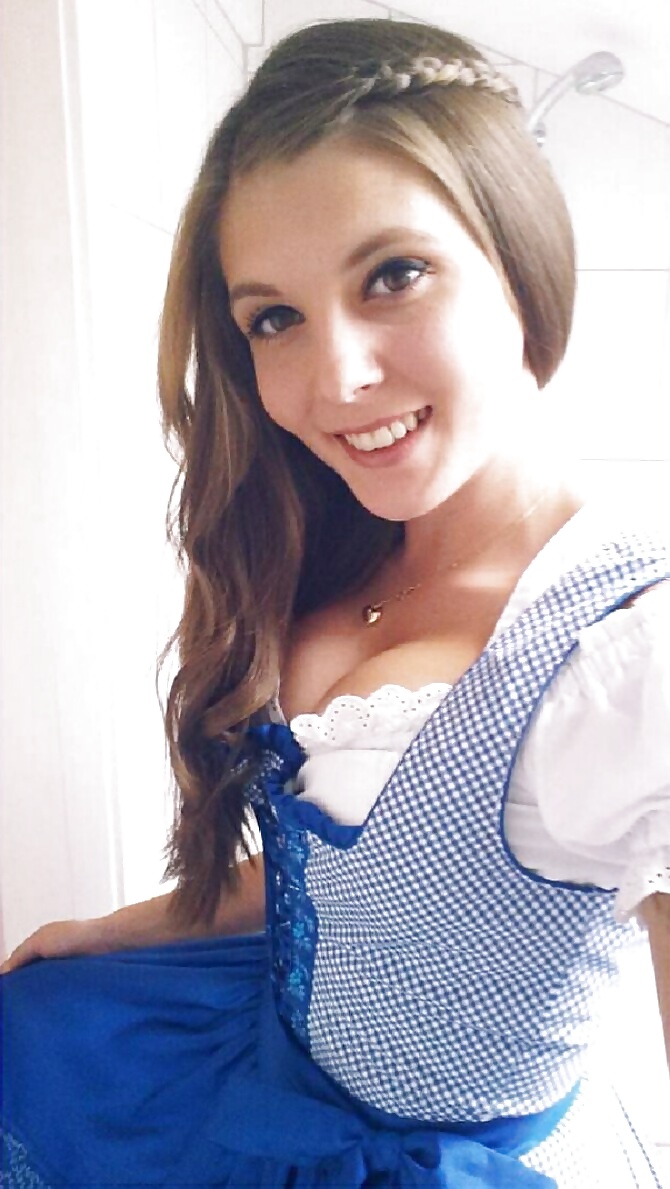 Sexy Dirndl Girls 97 15