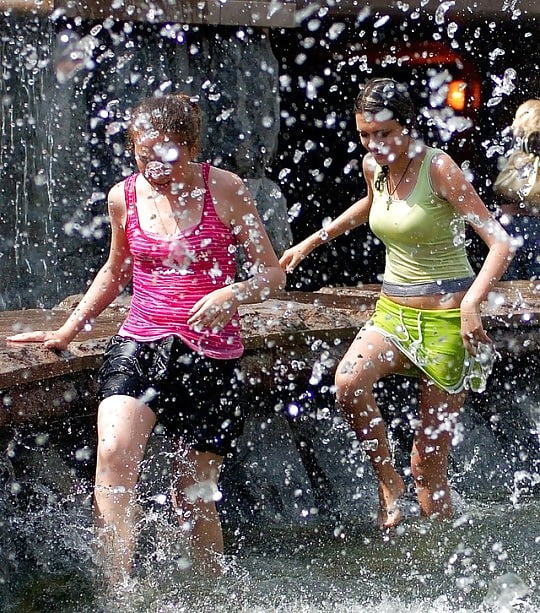 Female Forms 29: Fountain Fun 5