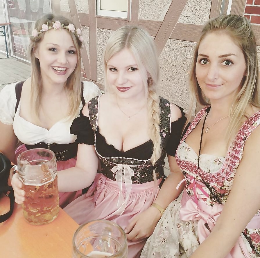 Sexy Dirndl Girls 120 9