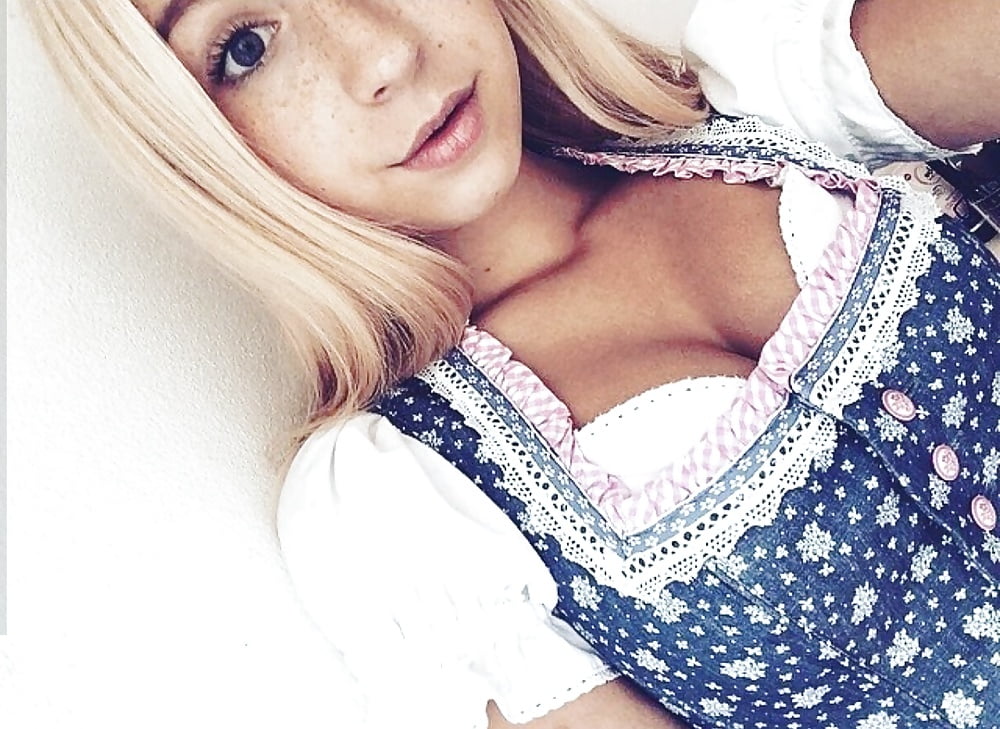 Sexy Dirndl Girls 131 2