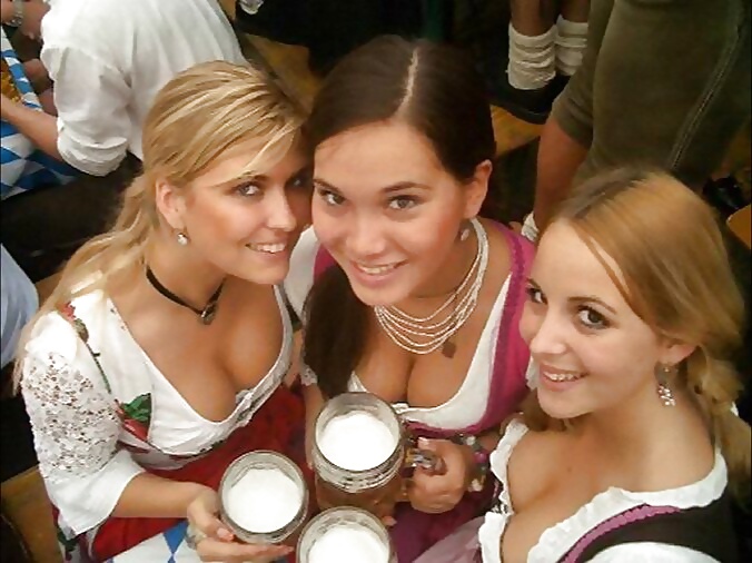 Hot Girls in Dirndl 8 1