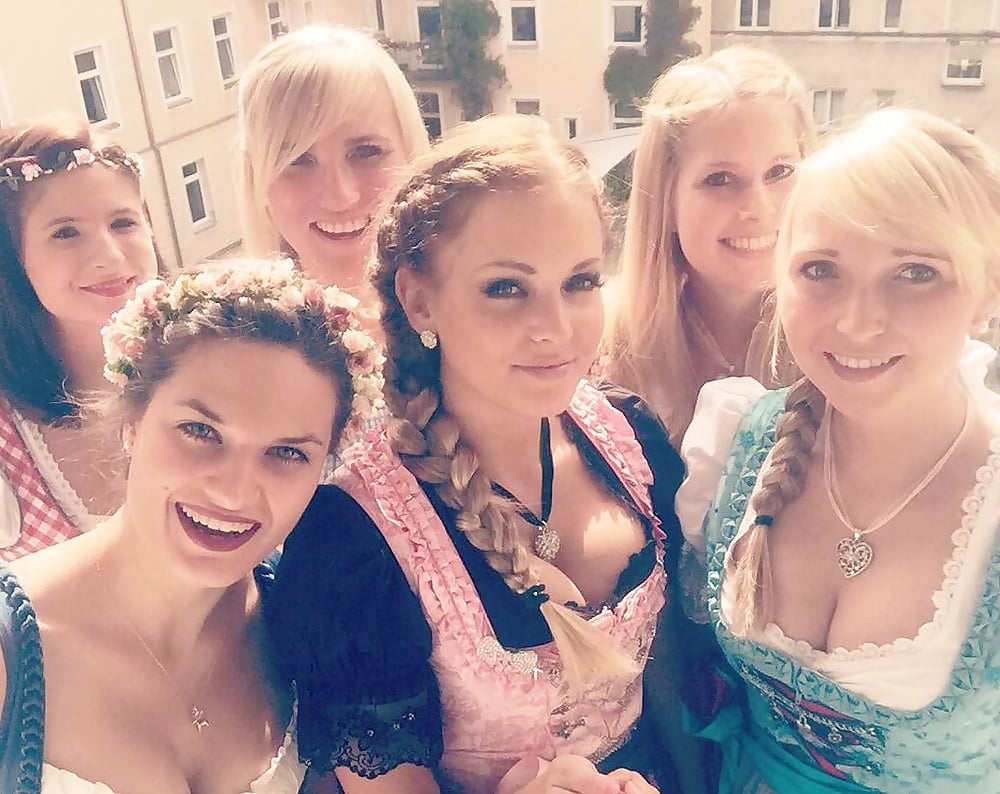 Sexy Dirndl Girls 150 15