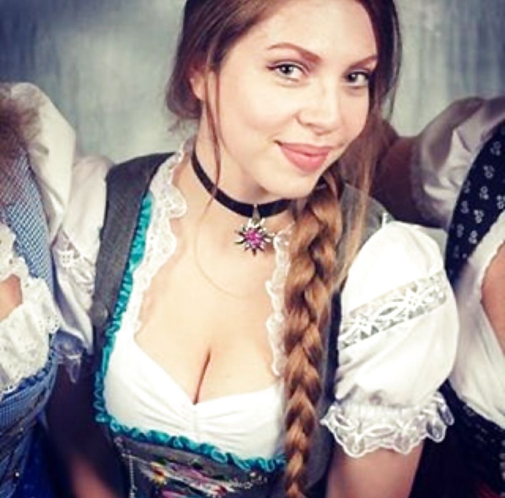 Sexy Dirndl Girls 99 9