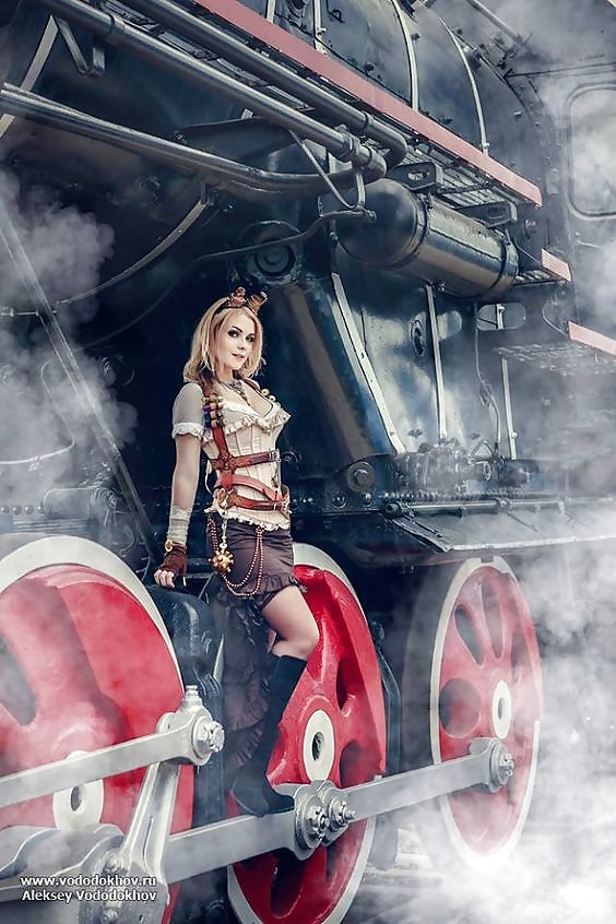 Steamy Steamtrain Girls 12