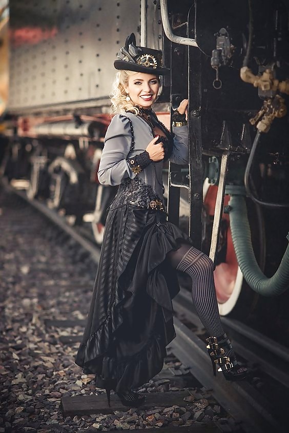 Steamy Steamtrain Girls 18