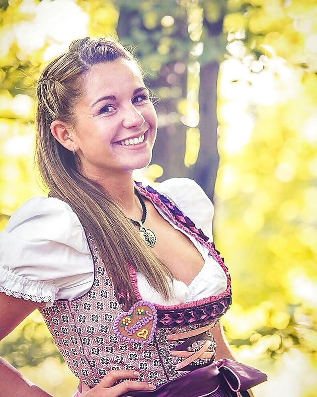 Sexy Dirndl Girls 148 3