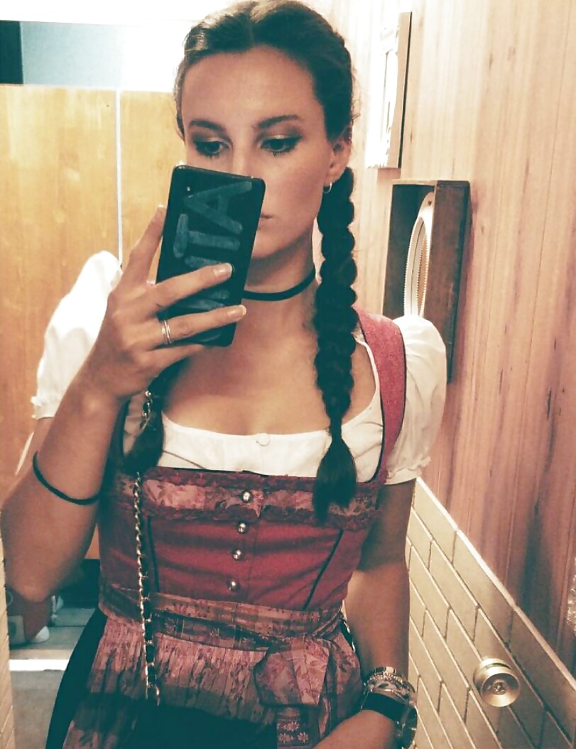 Sexy Dirndl Girls 107 6